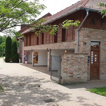 Gyulai Fuerdoe Apartman Zewnętrze zdjęcie