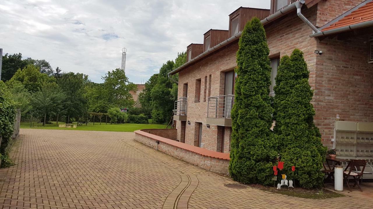 Gyulai Fuerdoe Apartman Zewnętrze zdjęcie